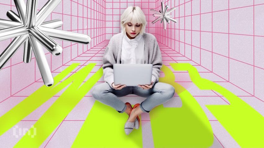 comptable marketing femme assise web3