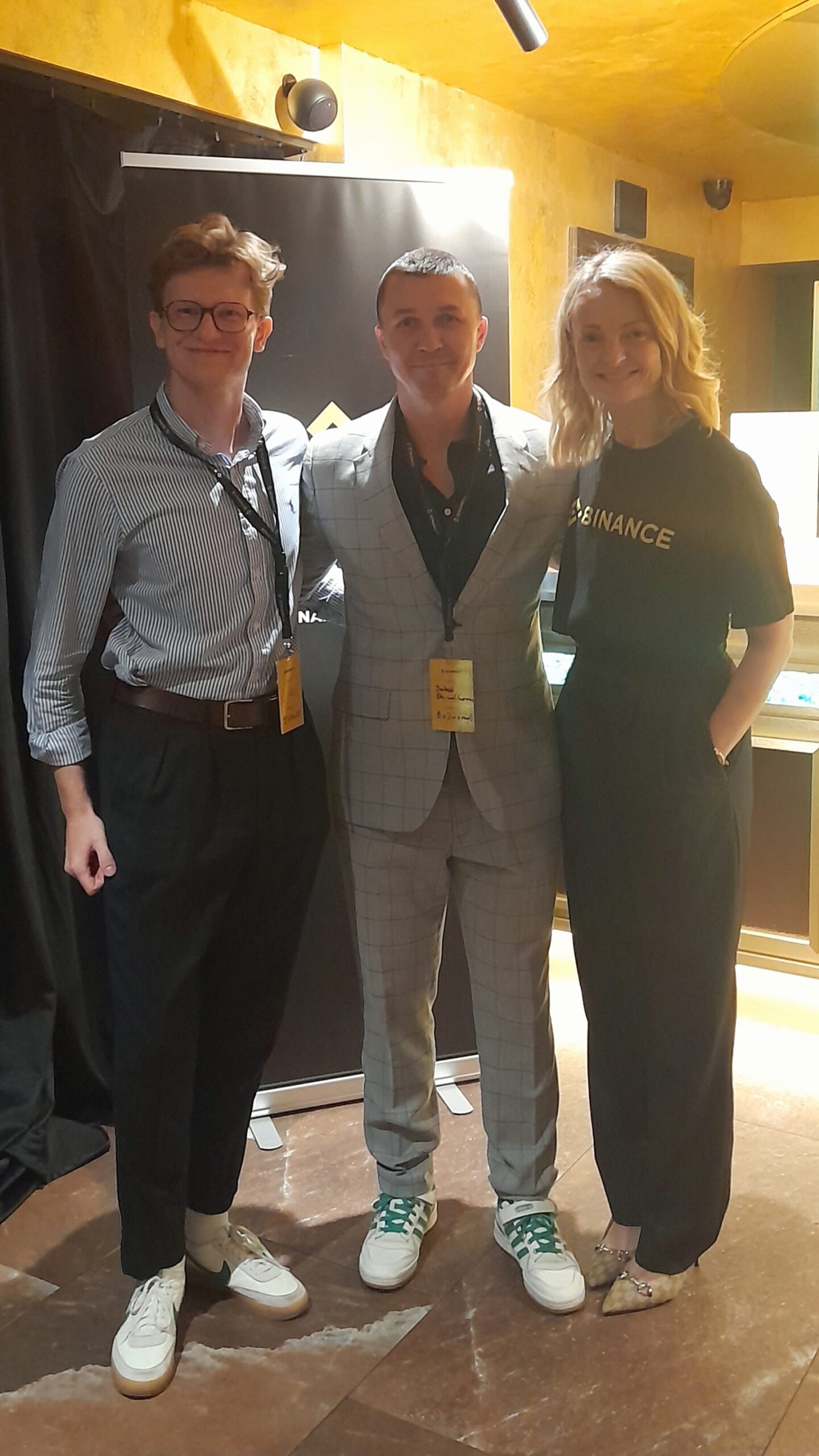 Lukasz Pierwienis (Binance), Jakub Dziadkowiec et Rachel Conlan (Binance)