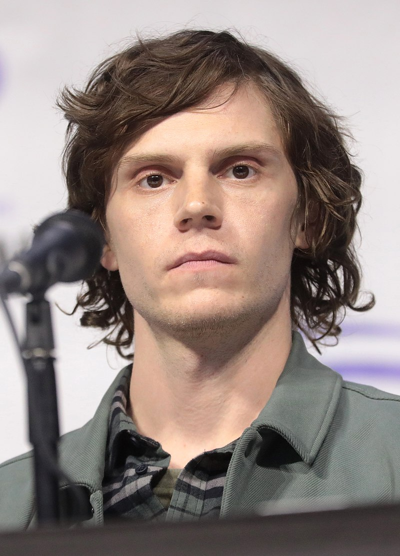 Evan Peters à une convention en 2019